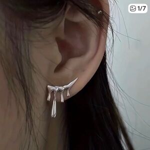 Water drop silver stud earrings